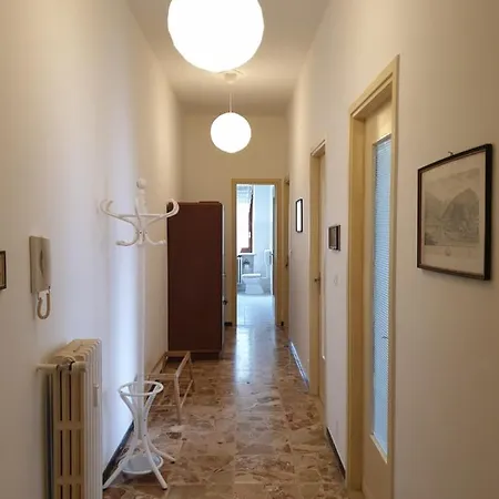 Noir Lion דירה